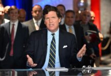 Tucker Carlson părăsește Fox News după o colaborare de aproape 15 ani