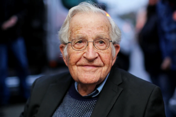 EXCLUSIV Noam Chomsky, lingvist și activist politic: „Ceaușescu a fost un favorit al SUA, indiferent cât de oribil era ce făcea în România“ | INTERVIU