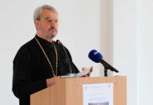 Breaking News! Unul dintre cei mai mari profesori de teologie, Părintele Viorel Ioniță, dă de pământ cu petiția întocmită de Baconschi și Papahagi, arătându-le pe deasupra cât sunt de ignoranți!