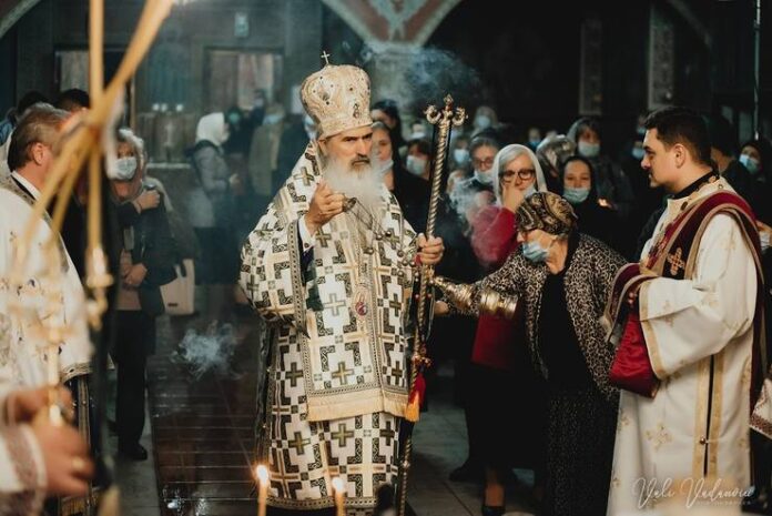 Asaltul asupra valorilor ortodoxe continuă – IPS Teodosie umilit de un român la Oxford, neoconservatorii fac petiții pentru unificarea Paștelui