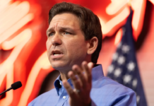 DeSantis intră în competiție cu Trump în cursa prezidențială, având o poziție mai de dreapta decât Trump în spectrul politic