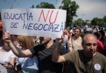 Dascălii, la poarta Palatului Cotroceni