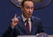 Gușă: Câciu confirmă singur că e cel mai slab ministru de finanțe. La finalul mandatului său acest incompetent ne anunță senin că avem de plătit urgent 20 de miliarde de euro, cca 7% din PIB!