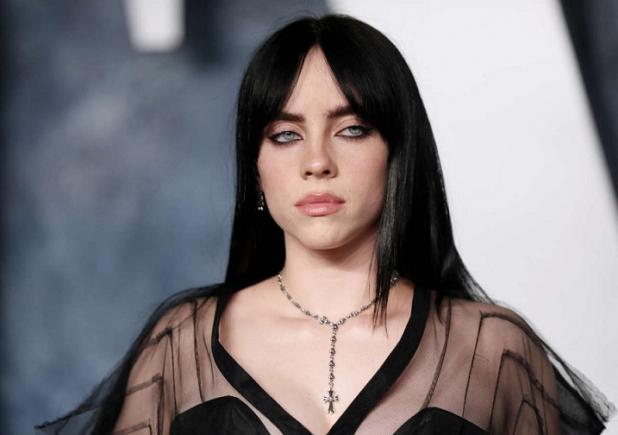 „Lăsați femeile să existe!” Billie Eilish se supără pe „idioții” care o consideră prea feminină