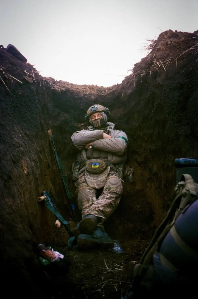 New York Times: Simbolurile naziste de pe fronturile Ucrainei evidențiază probleme spinoase ale istoriei