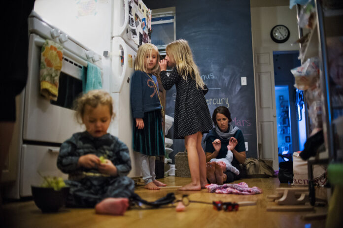 Petrișor Peiu: Suprapopularea exacerbată a locuințelor din România afectează performanța școlară a tinerilor!