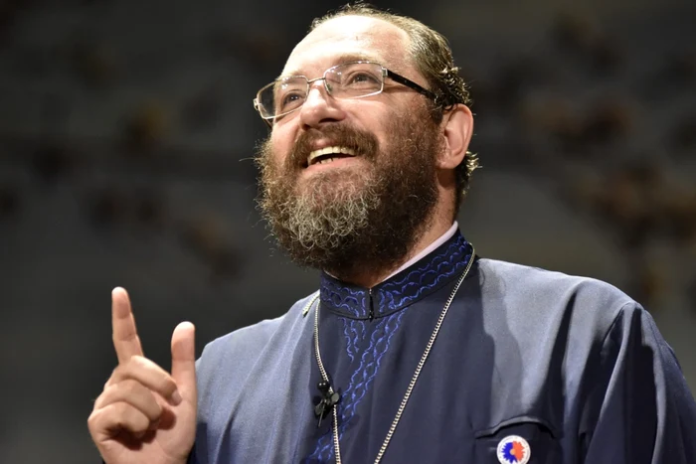 Preotul-influencer Constantin Necula câștigă 8300 de euro pe lună!