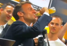 Macron, acuzat de iresponsabilitate și masculinitate toxică după ce a băut o bere în 17 secunde