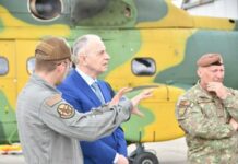 Mircea Geoană se dă cu bicla la baza militară – campanie și „planuri de viitor” la Câmpia Turzii.