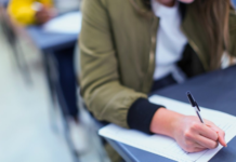 Scandal uriaș la examenul de Bacalaureat, subiecte de bezna minții, subiectele scurse în presă înainte de examen – România (re)educată!