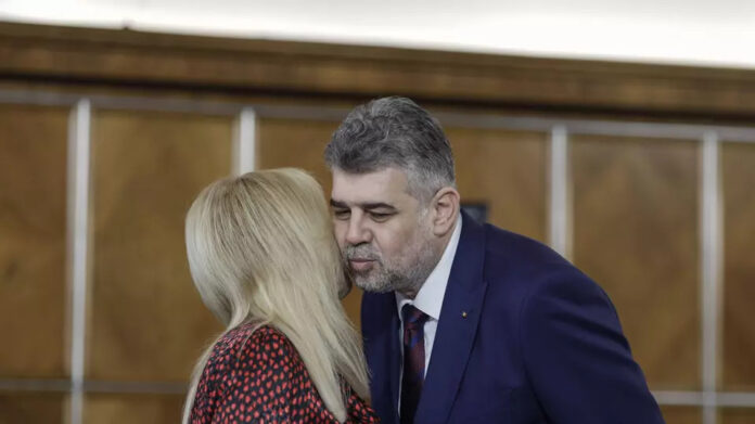 Cine cu cine se bate și de ce?!