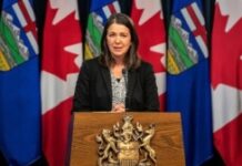 Primul politician important care își cere scuze celor nevaccinați: “Voi ați avut dreptate, noi am greșit”