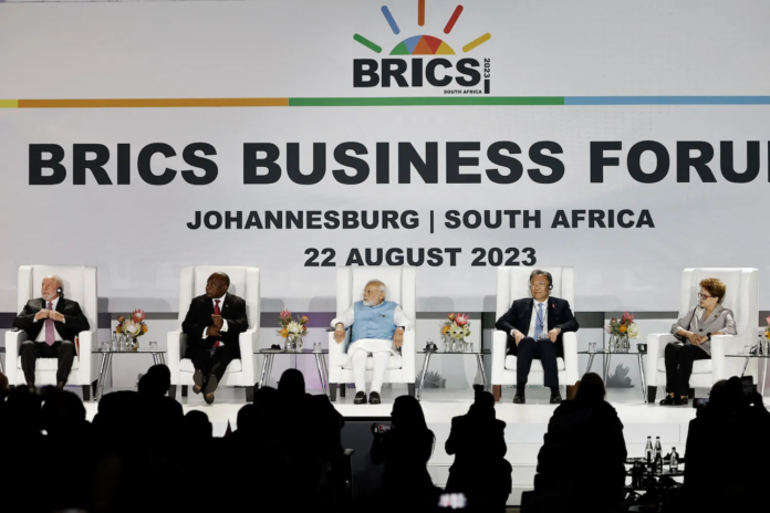 Comaroni: BRICS țintește dominarea Africii pentru integrarea resurselor. Se marchează începutul decăderii lumii euroatlantice!