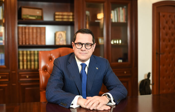 Hellvig le mulțumește foștilor colegi la o lună după demisie. Gest de politețe sau și altceva?!