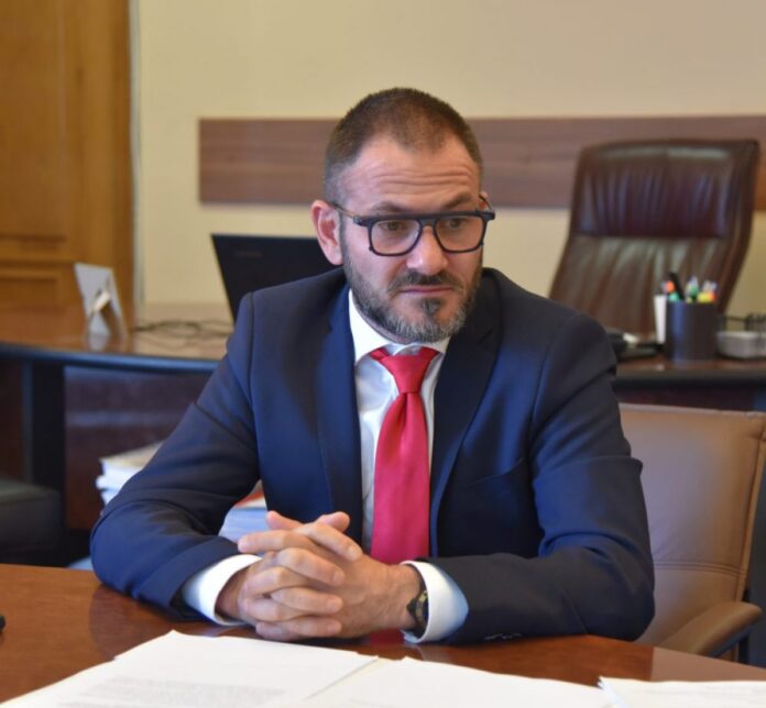 Horia Constantinescu: Unii dintre marii retaileri de pe lista coloșilor cu profit 0 și pierderi declarate vor primi din nou vizita ANPC pentru a ne asigura că profitul este dirijat și către investițiile normale în magazine și utilarea acestora