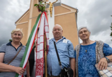 „Bărbații puternici nu își abandonează țara!”. Diferența de abordare dintre minoritatea maghiară și cea română din Ucraina