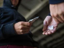 Doctor psihiatru confirmă o realitate șocantă: Principala adicție a românilor nu mai e alcoolul, ci drogurile de multe feluri! ”Policonsum”