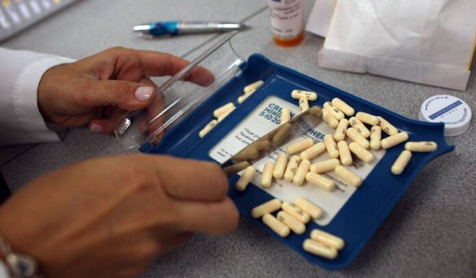 Drogangeala, traficul de medicamente și ignoranța lui Rafila