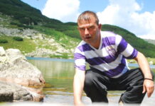 Cine mai ține cu România?