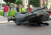 La Oradea s-a dat jos statuia voievodului Mihai Viteazul și se amplasează statuia lui Ladislau al Ungariei