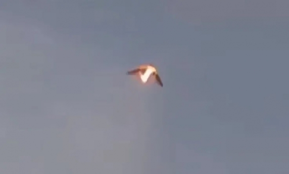 Un OZN ciudat, cu un “portal de foc” care se rotește, a zburat deasupra Cubei