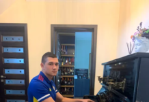 El este pianistul de pe TATAMI! „Găsesc liniștea în el, e ca o terapie, este relaxant”