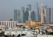 Numeroase companii străine au rămas în Rusia, în pofida sancţiunilor, observă Comisia Europeană