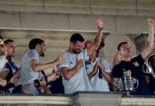 Djokovic a plâns ca un copil la Belgrad: Imagini cu revenirea campionului sârb acasă – video