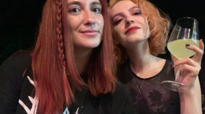 O platformă cu conținut erotic a strâns un milion de euro pentru Ucraina. Inițiatoarele proiectului susțin legalizarea pornografie