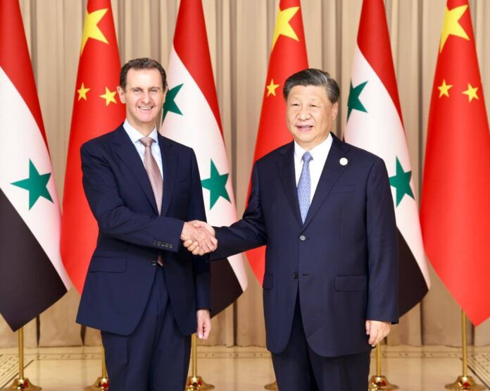 Președintele chinez Xi Jinping și președintele sirian Bashar Al-Assad au anunțat împreună stabilirea parteneriatului strategic China-Siria în urma discuțiilor de la Hangzhou, China.