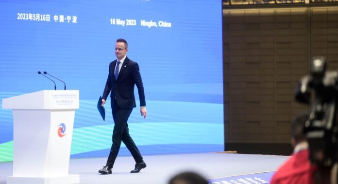 Ministrul maghiar de externe: Începând din acest moment, Guvernul Ungariei nu va accepta nicio critică din partea Statelor Unite ale Americii cu privire la situaţia democraţiei