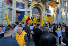 Peste 200 de clujeni s-au mobilizat pentru un protest masiv anti-Boc