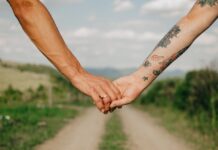 Petrișor Peiu: Aviz LGBTQ-iștilor, libertatea individuală nu trebuie să intre în contradicție cu norma morală social acceptată!