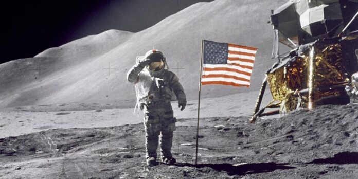 Americanii chiar n-o fi ajuns pe Lună?!