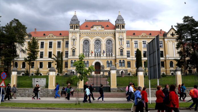 Încă 8 polițiști arestați pentru corupție și consilierul UDMR pedofil