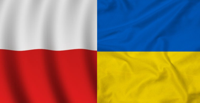 Agricultorii s-au alăturat protestului transportatorilor polonezi care blochează granița cu Ucraina