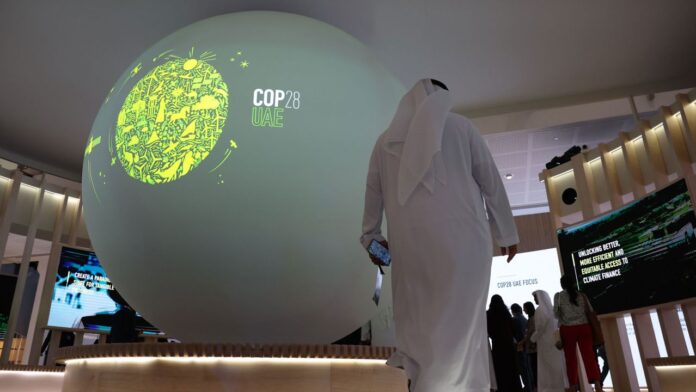 Summitul climatic din Dubai debutează cu scandal. Cum au plănuit Emiratele Arabe Unite să se folosească de COP28