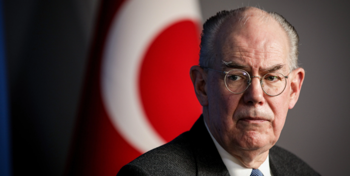 Profesorul John Mearsheimer: Multe dintre unitățile ucrainiene cu greu își pot menține pozițiile