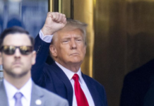 Mâna dreaptă a lui Obama: America va fi sfâșiată dacă lui Trump nu i se va permite să candideze