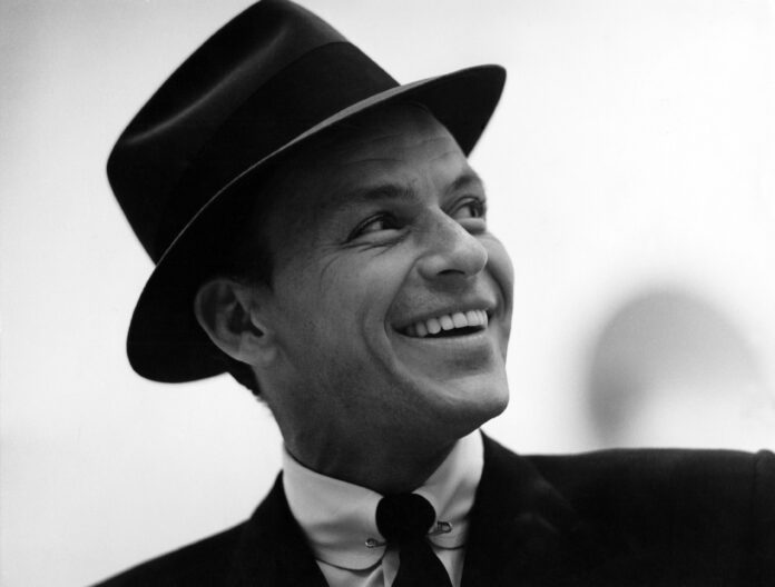 Frank Sinatra făcea 12 duşuri pe zi, era extrem de agresiv şi mirosea întotdeauna a lavandă