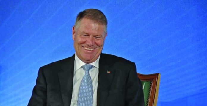 Gușă: De ieri mi-e clar că Iohannis nu va căpăta nici o funcție la vârful UE, iar din decembrie îl veți putea vizita și ura la Sibiu. Klause, nu mai ține vrăjeala!