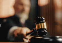 Bătaie „pe principii” între pensionarii speciali