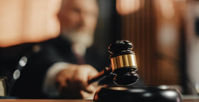 Bătaie „pe principii” între pensionarii speciali