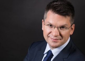 Mihail Neamțu îl prezintă pe Siegfried Mureșan și trage concluzia: “elitele” de centru-dreapta trădează interesul național!