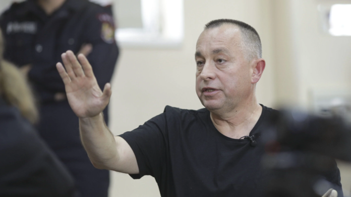 Ciutacu, cu ochii pe Tolo ca pe … securist!