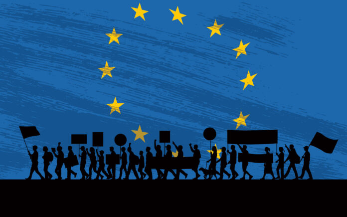 Petrișor Peiu: UE are nevoie de 1 milion de imigranți anual pentru că politicile socialiste eronate din Germania și Franța au alungat societatea băștinașă din zona de servicii.