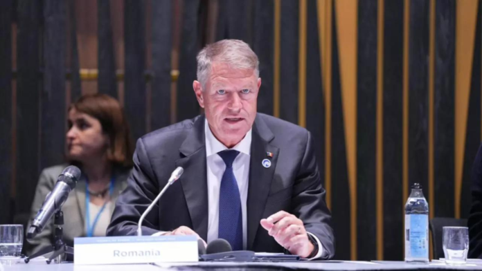 Gușă: Iohannis își amenajează singur suspendarea, doar așa se explică decorarea judecătorilor CCR. Are și varianta demisiei, totul e generat de venirea omului lui Trump!