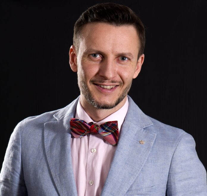 Expertul Adrian Buga, protest public legat de expoziția națională cu falsurile din colecția Adrian Năstase