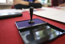 Gușă: Disperați de ascensiunea AUR și-n pierdere mare de viteză electorală, pesediștii și liberalii forțează comasarea europarlamentarelor cu localele