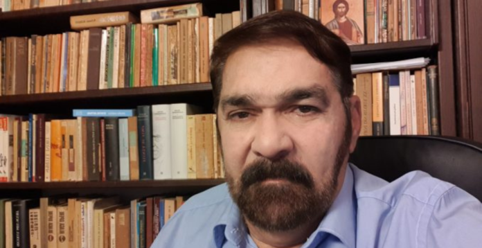 Spânu: Assange a fost abandonat de către cei ce-l tocmiseră pentru dezvăluiri, n-a putut ieși din pușcărie fără “pact cu diavolul”!